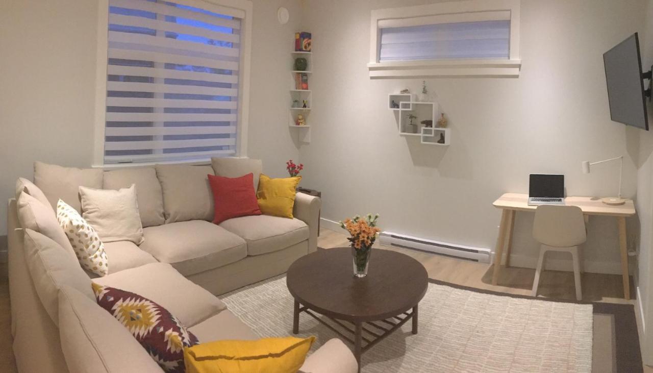 Mollys Cottage-The Suite On Vancouver Island Near Yyj Airport And The Wa And Bc Ferries North Saanich 외부 사진