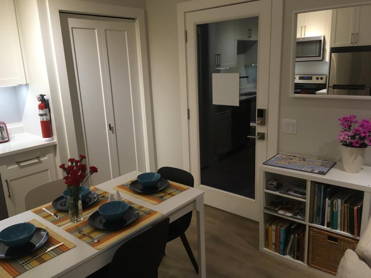 Mollys Cottage-The Suite On Vancouver Island Near Yyj Airport And The Wa And Bc Ferries North Saanich 외부 사진