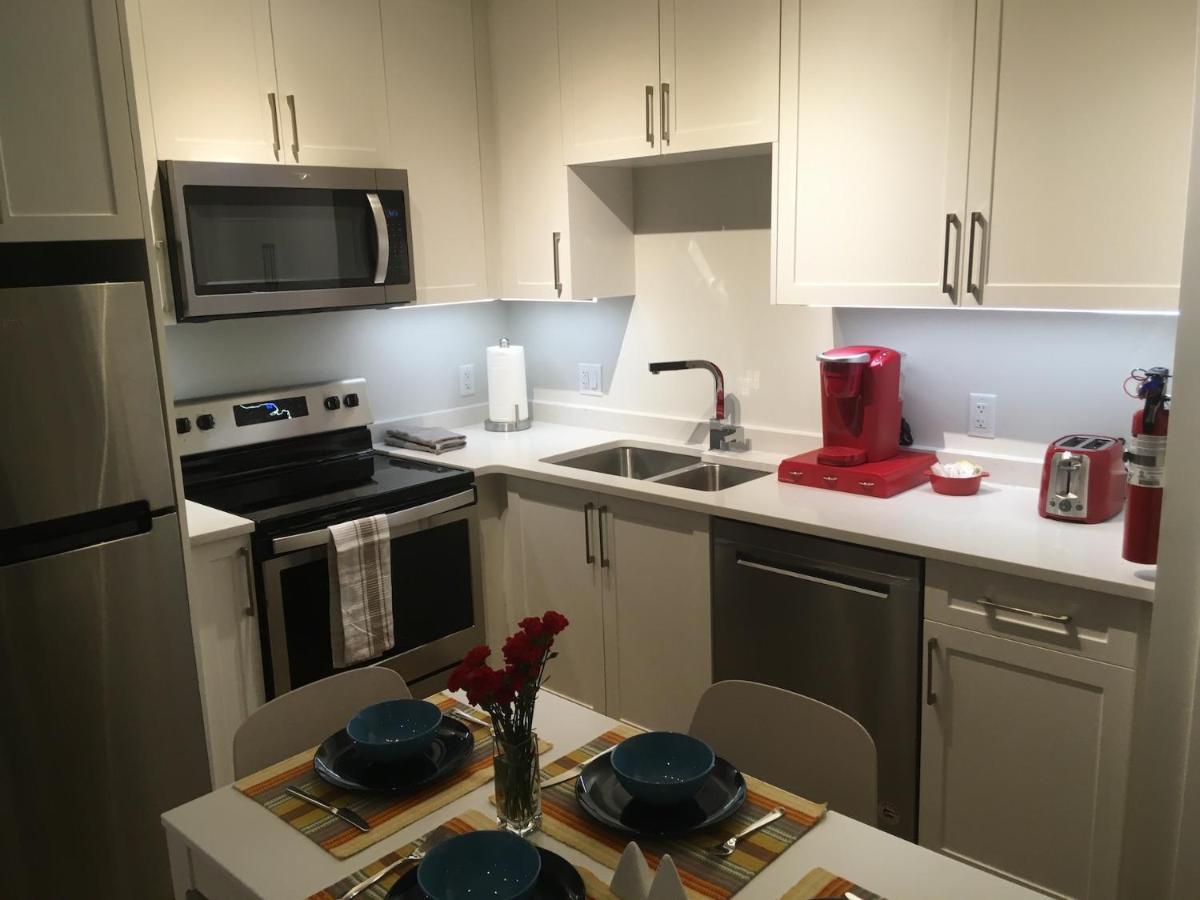 Mollys Cottage-The Suite On Vancouver Island Near Yyj Airport And The Wa And Bc Ferries North Saanich 외부 사진