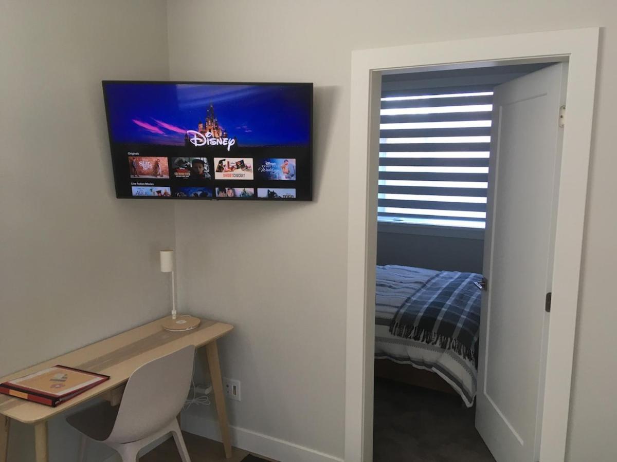Mollys Cottage-The Suite On Vancouver Island Near Yyj Airport And The Wa And Bc Ferries North Saanich 외부 사진