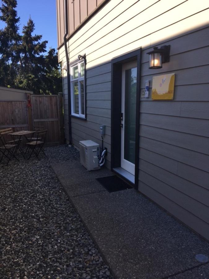 Mollys Cottage-The Suite On Vancouver Island Near Yyj Airport And The Wa And Bc Ferries North Saanich 외부 사진